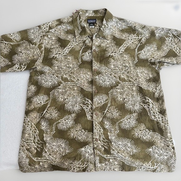 Vtg Patagonia Shirt Mens Large Green AC Print Hawaiian Camp Button Up 2003 Y2K - Picture 1 of 10
